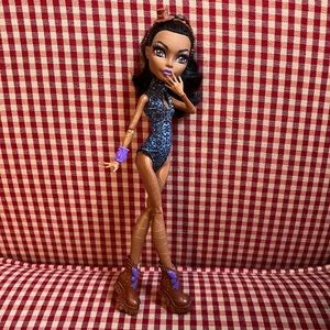 COPY - Monster High Robecca Steam Dance Class Doll